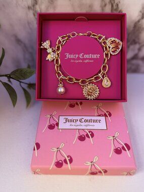 Juicy Couture Gold Charm Bracelet Bow Pearl Rhinestone Cherry Box Gift Set
